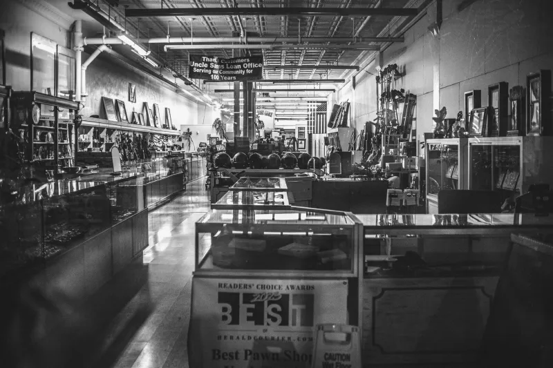 Why the Best Racing Collections Start at a Shop That Knows Your Name